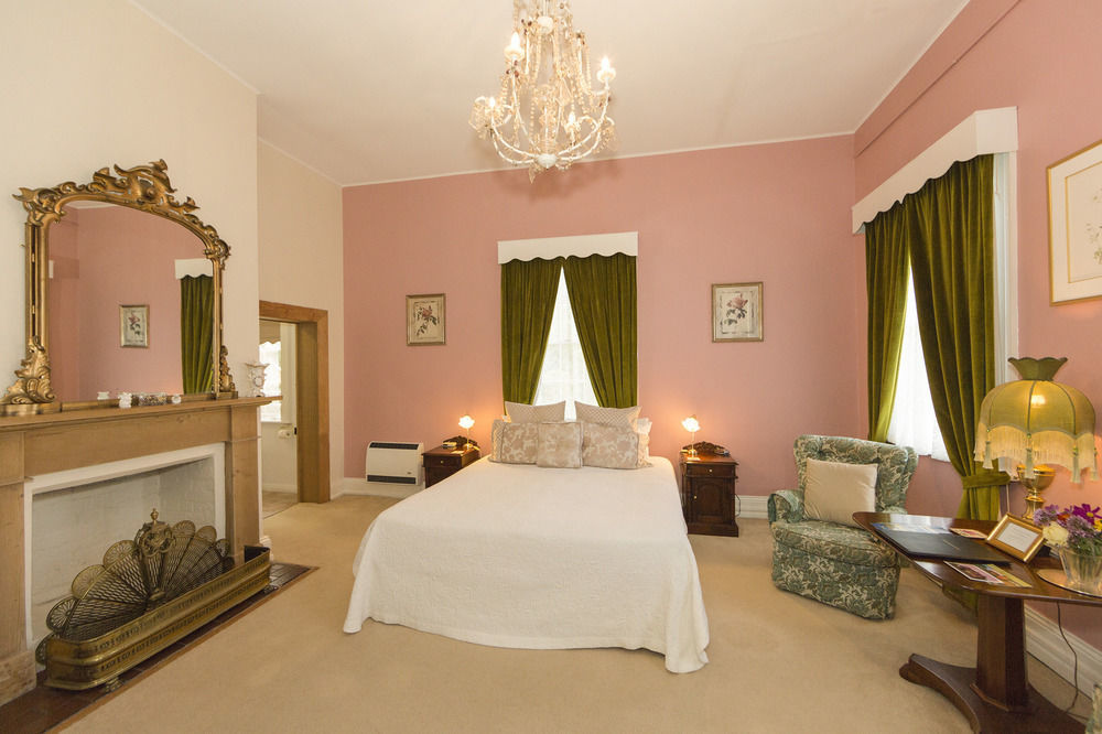 Longford The Racecourse Inn מראה חיצוני תמונה