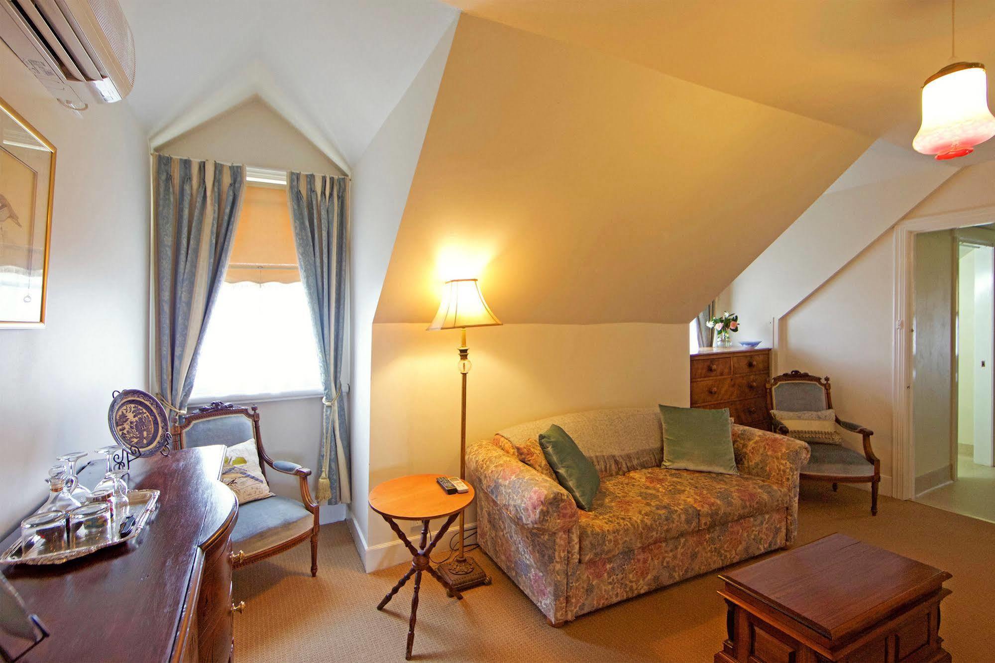 Longford The Racecourse Inn מראה חיצוני תמונה