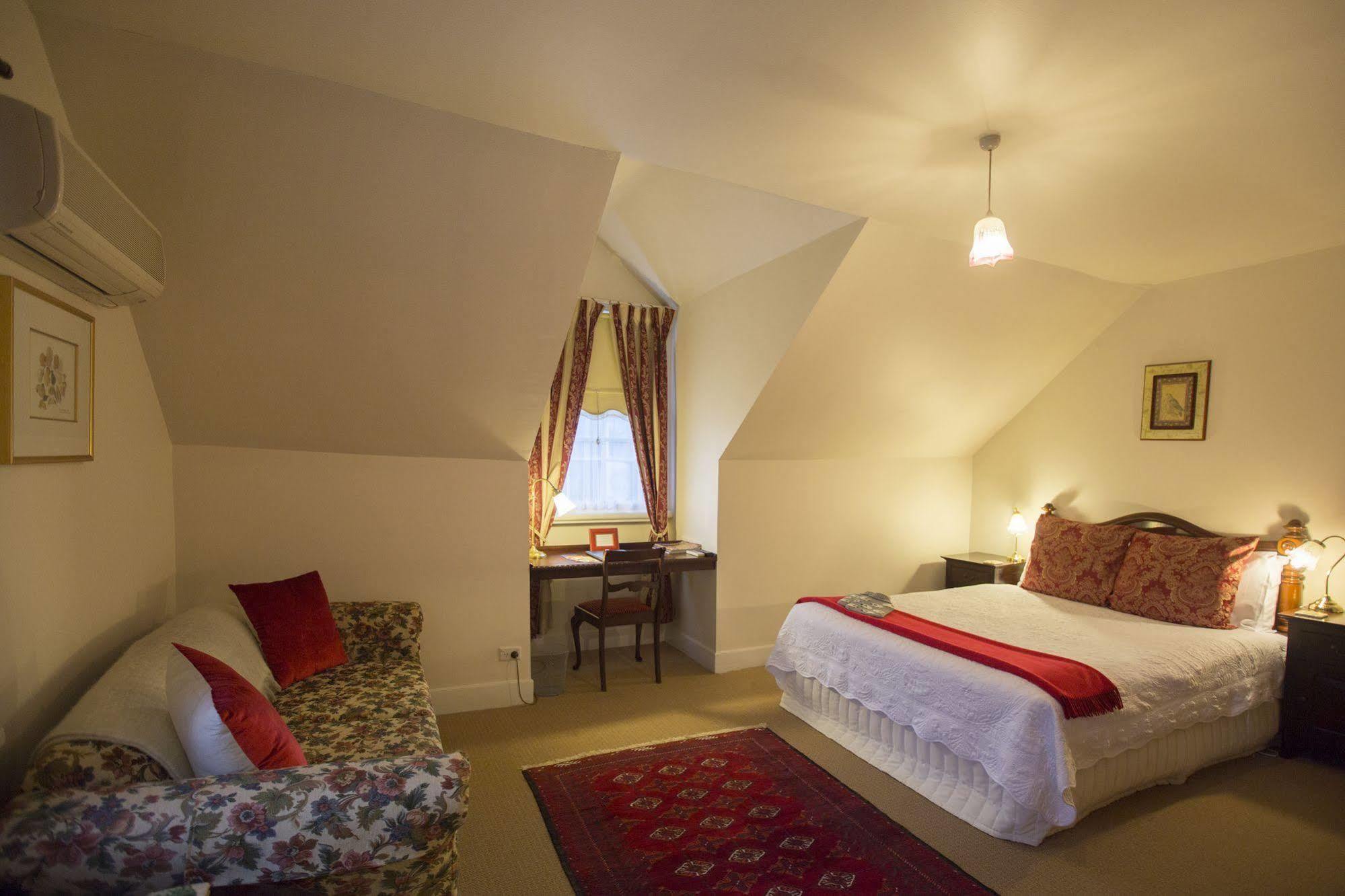 Longford The Racecourse Inn מראה חיצוני תמונה
