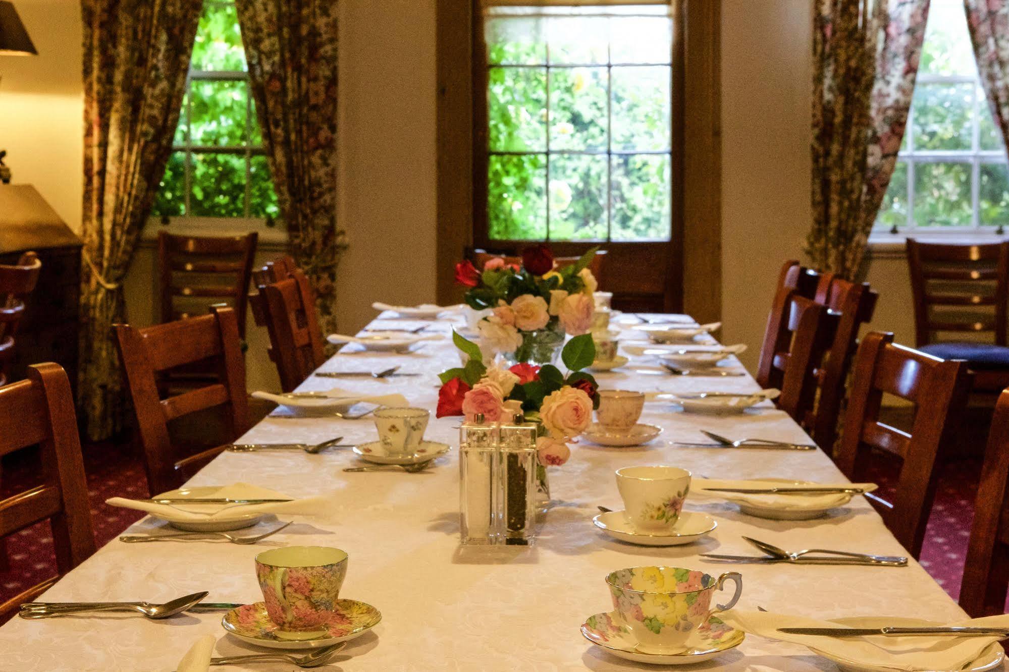 Longford The Racecourse Inn מראה חיצוני תמונה
