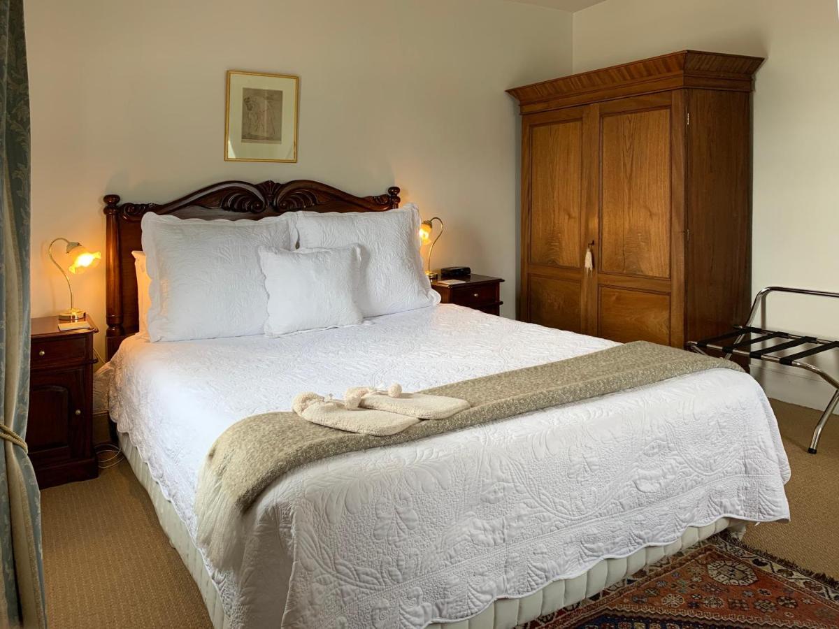 Longford The Racecourse Inn מראה חיצוני תמונה