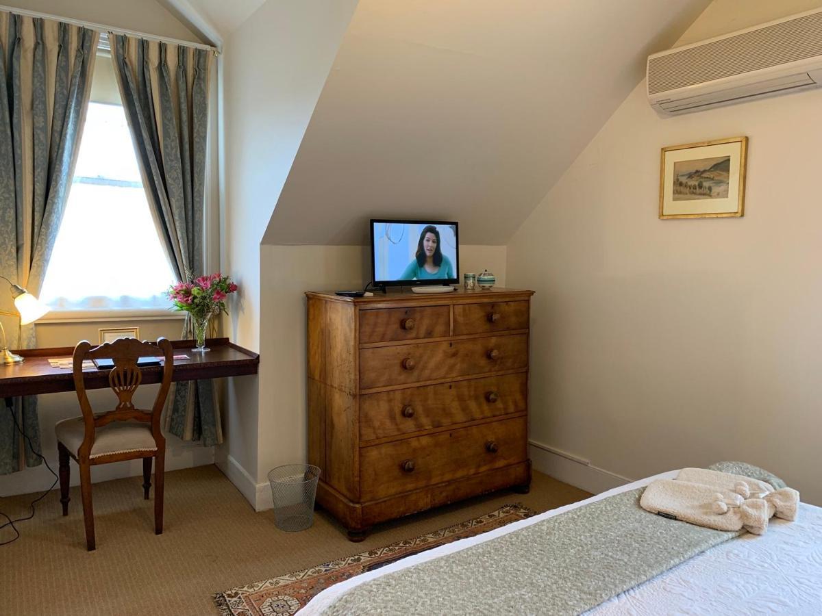 Longford The Racecourse Inn מראה חיצוני תמונה